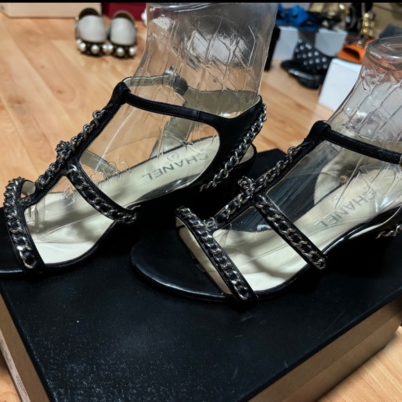 Chanel sandals - Picture 2 of 11